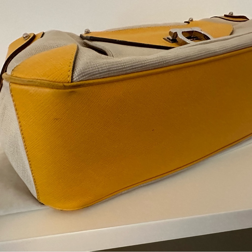 Salvatore Ferragamo summer satchel in great pre-owned condition - Picture 8 of 16